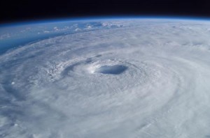 131026_74789_Hurricane_Isabel_from_ISS_450_298
